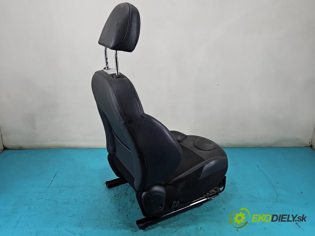 Peugeot 208 I 2012-2019 1.6 hdi 92 HP manual 68 kW 1560 cm3 5- sedačke: komplet