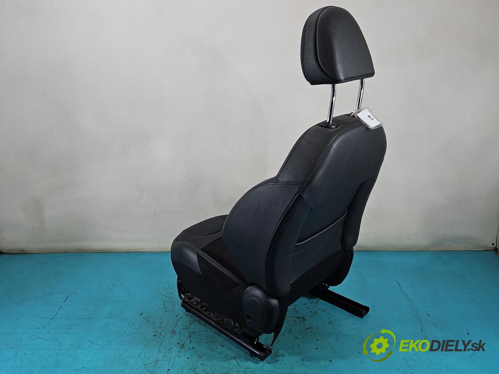 Peugeot 208 I 2012-2019 1.6 hdi 92 HP manual 68 kW 1560 cm3 5- sedačke: komplet