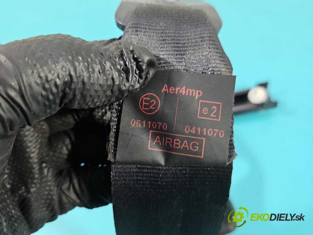 Peugeot 208 I 2012-2019 1.6 hdi 92 HP manual 68 kW 1560 cm3 5- pas bezpečnosť: predné pravý