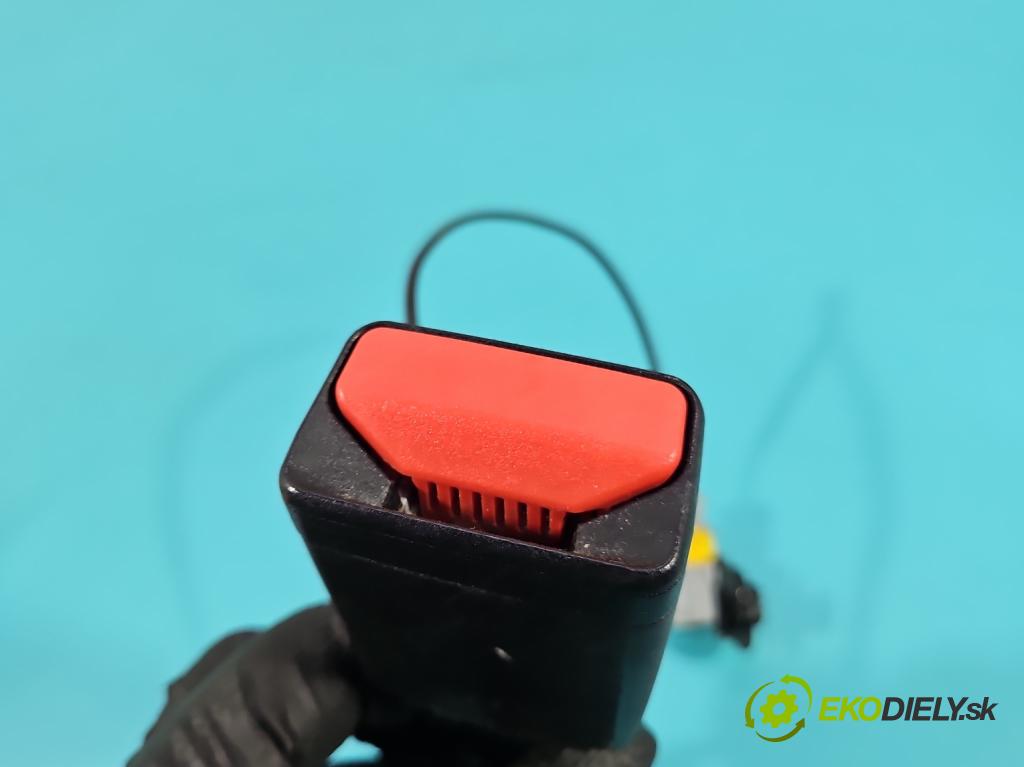 Peugeot 208 I 2012-2019 1.6 hdi 92 HP manual 68 kW 1560 cm3 5- pas bezpečnosť: predné pravý