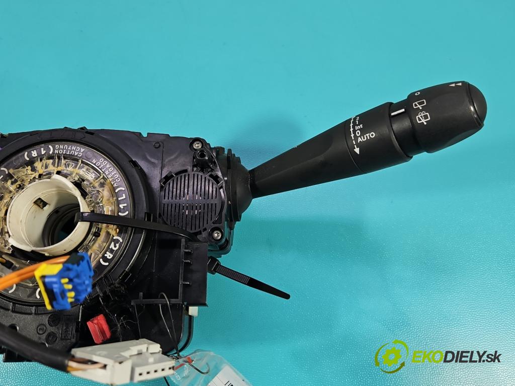 Peugeot 208 I 2012-2019 1.6 hdi 92 HP manual 68 kW 1560 cm3 5- prepínač komplex: 98030392ZD (Prepínacie páčky pod volantom)