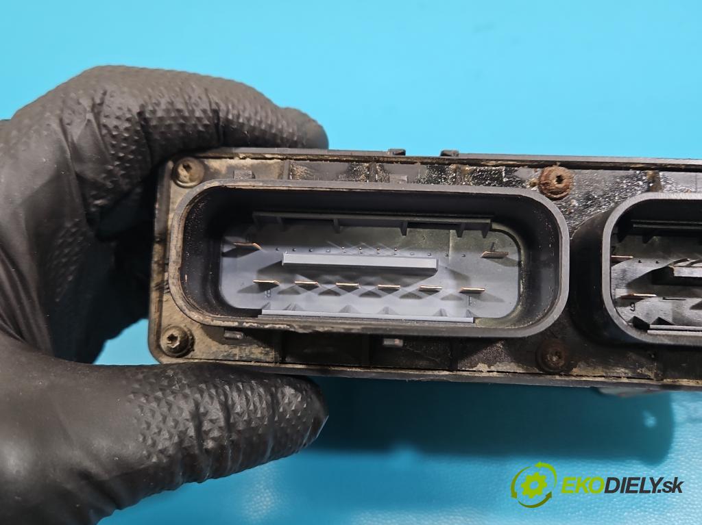 Opel Zafira A 1999-2005 1.8 16V 125 HP manual 92 kW 1796 cm3 5- Relé: ventilátoru 24410128