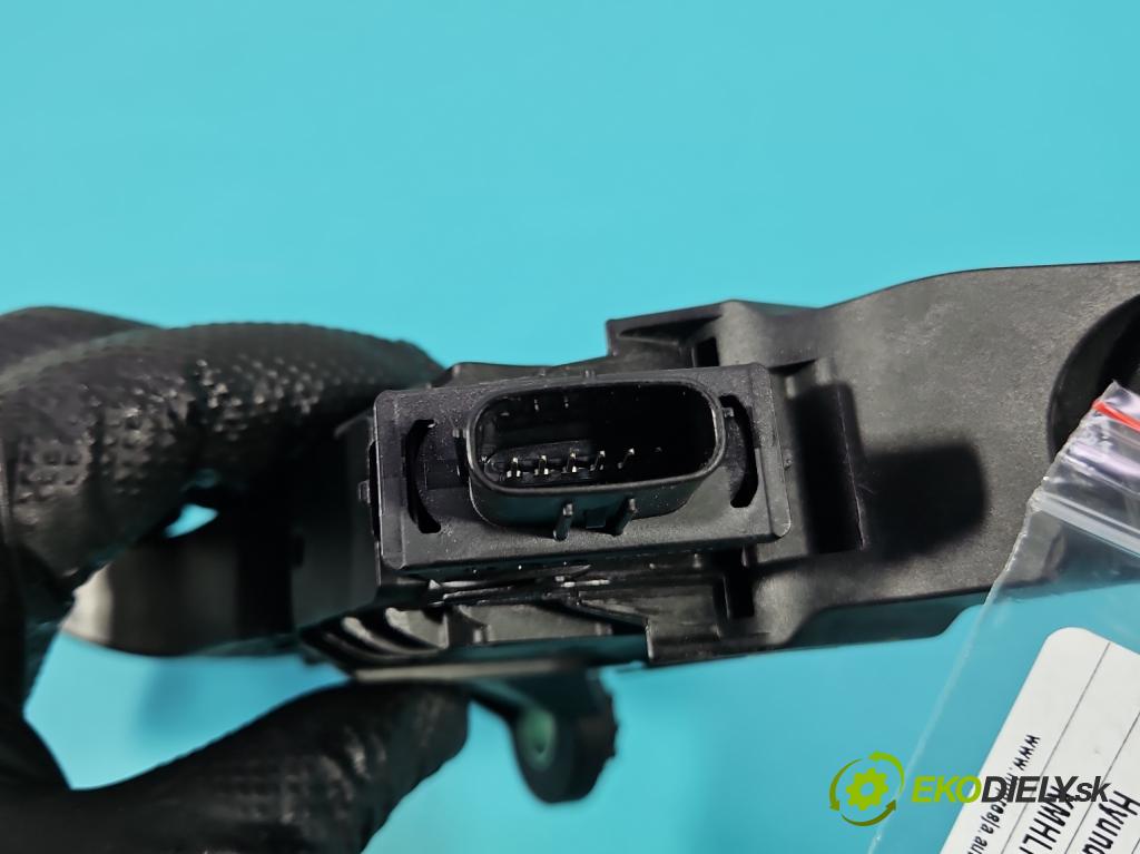 Hyundai Elantra VII 2020- 1.6 16V manual 90.2 kW 1598 cm3 4- pedal plyn potenciometr: 32700-XXXXX