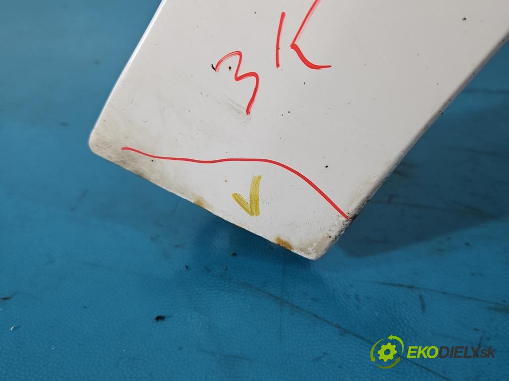 Skoda Roomster 1.4 16V 86 HP manual 63 kW 1390 cm3 5- blatník predné pravý  (Kľučka dverí ostatné)