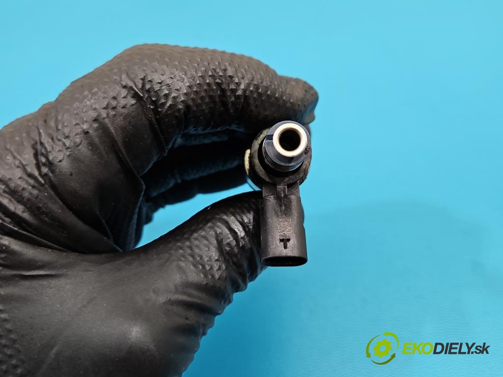 Audi Q7 2015- 3.0 TFSI CRE: 333KM: automatic 245 kW 2995 cm3 5- vstrek 06C906036H (Vstrekovač paliva)