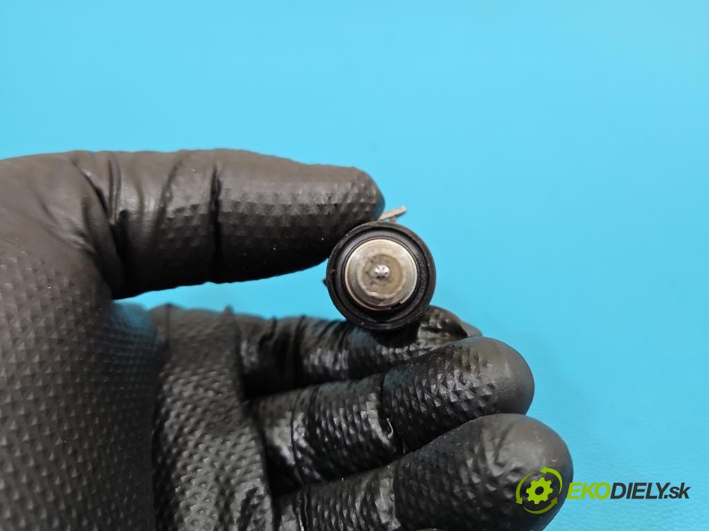 Audi Q7 2015- 3.0 TFSI CRE: 333KM: automatic 245 kW 2995 cm3 5- vstrek 06C906036H (Vstrekovač paliva)