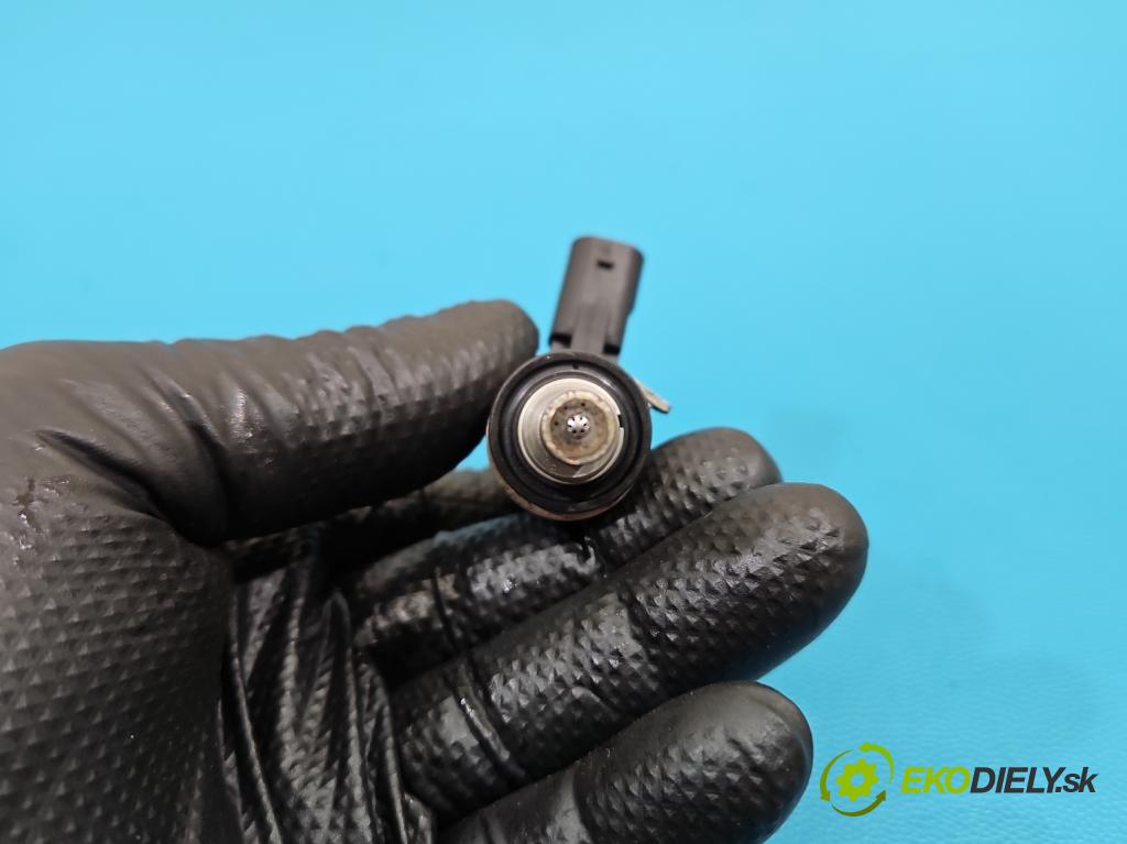 Audi Q7 2015- 3.0 TFSI CRE: 333KM: automatic 245 kW 2995 cm3 5- vstrek 06C906036H (Vstrekovač paliva)