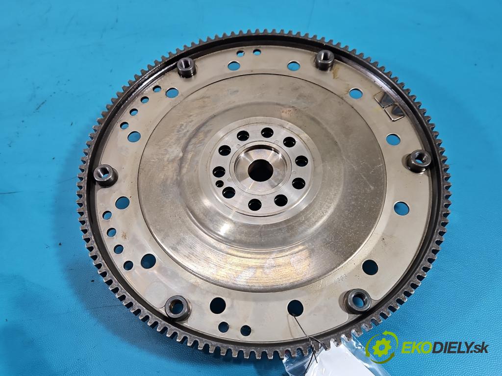 Audi Q7 2015- 3.0 TFSI CRE: 333KM: automatic 245 kW 2995 cm3 5- koleso hojdačka: 06E105323T (Zotrvačník)