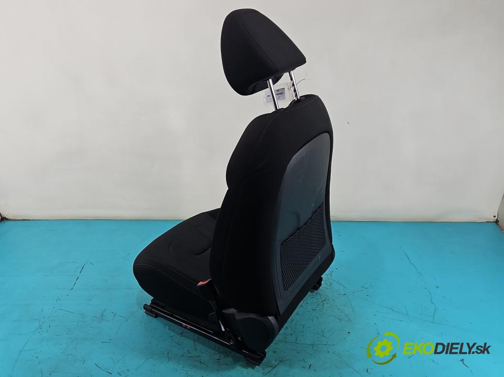 Hyundai Elantra VII 2020- 1.6 16V manual 90.2 kW 1598 cm3 4- Sedadlo pravý  (Sedadlo)