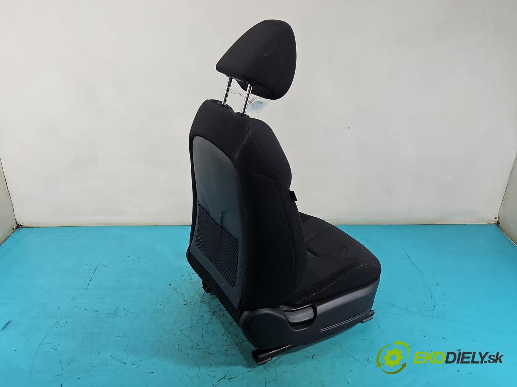 Hyundai Elantra VII 2020- 1.6 16V manual 90.2 kW 1598 cm3 4- Sedadlo pravý  (Sedadlo)