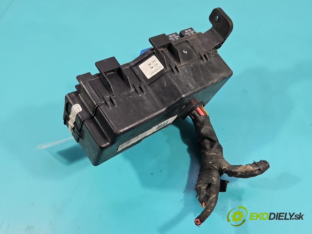 Hyundai H1 II 2007-2023 2.5 crdi 170 HP manual 125 kW 2497 cm3 5- skrinka poistka 912034110 (Poistková skrinka)