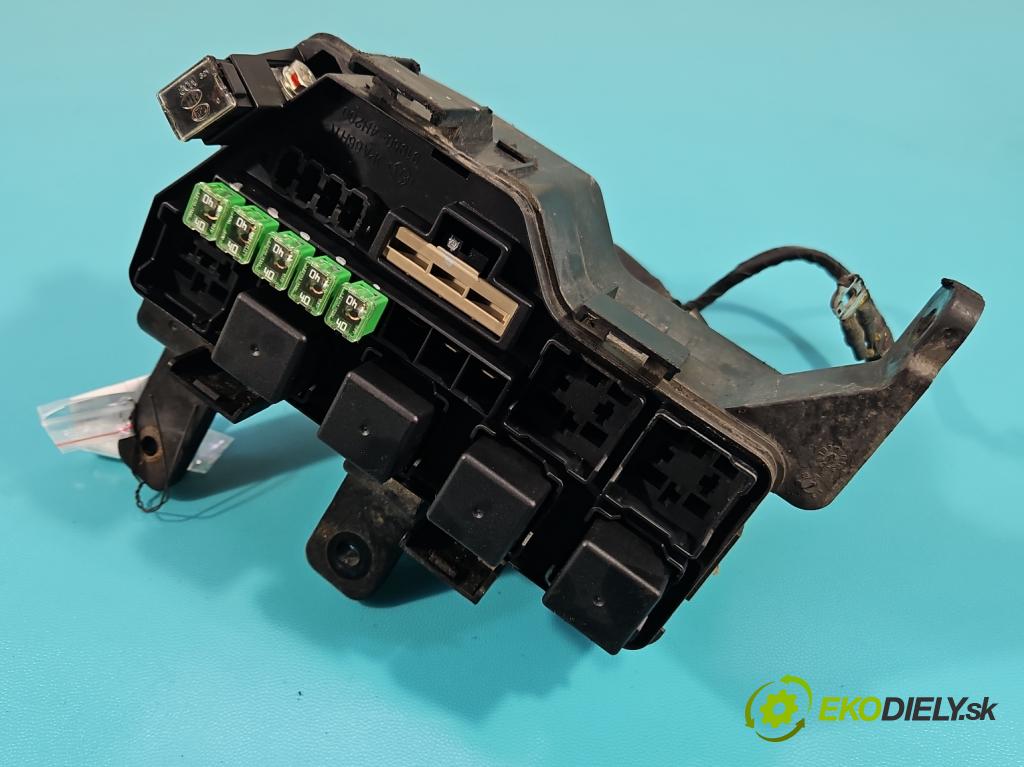 Hyundai H1 II 2007-2023 2.5 crdi 170 HP manual 125 kW 2497 cm3 5- skrinka poistka 914014H070 (Poistková skrinka)