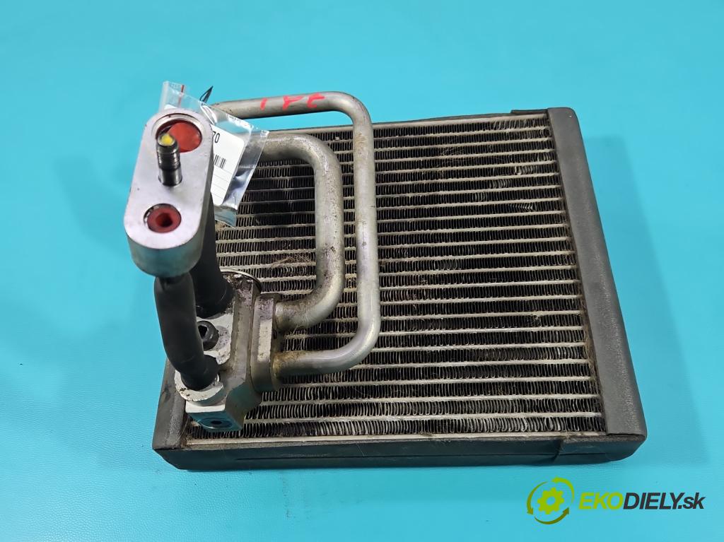 Hyundai H1 II 2007-2023 2.5 crdi 170 HP manual 125 kW 2497 cm3 5- Výparník: klimatizácie
