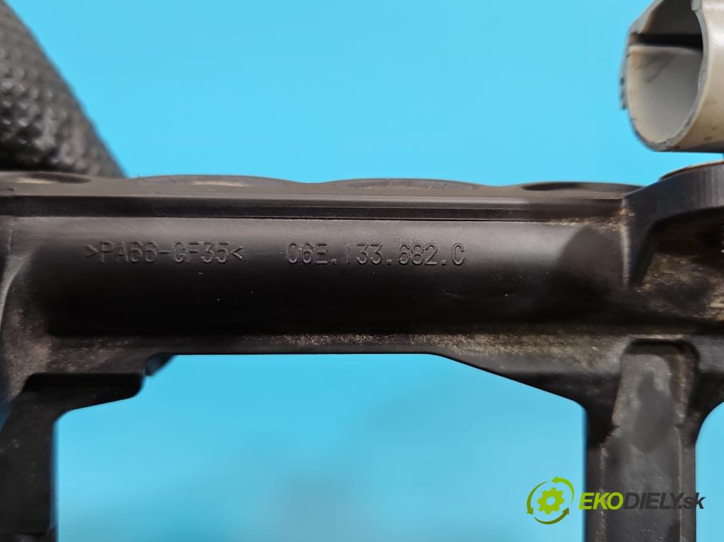 Audi Q7 2015- 3.0 TFSI CRE: 333KM: automatic 245 kW 2995 cm3 5- vstrek 06E906031A (Vstrekovač paliva)