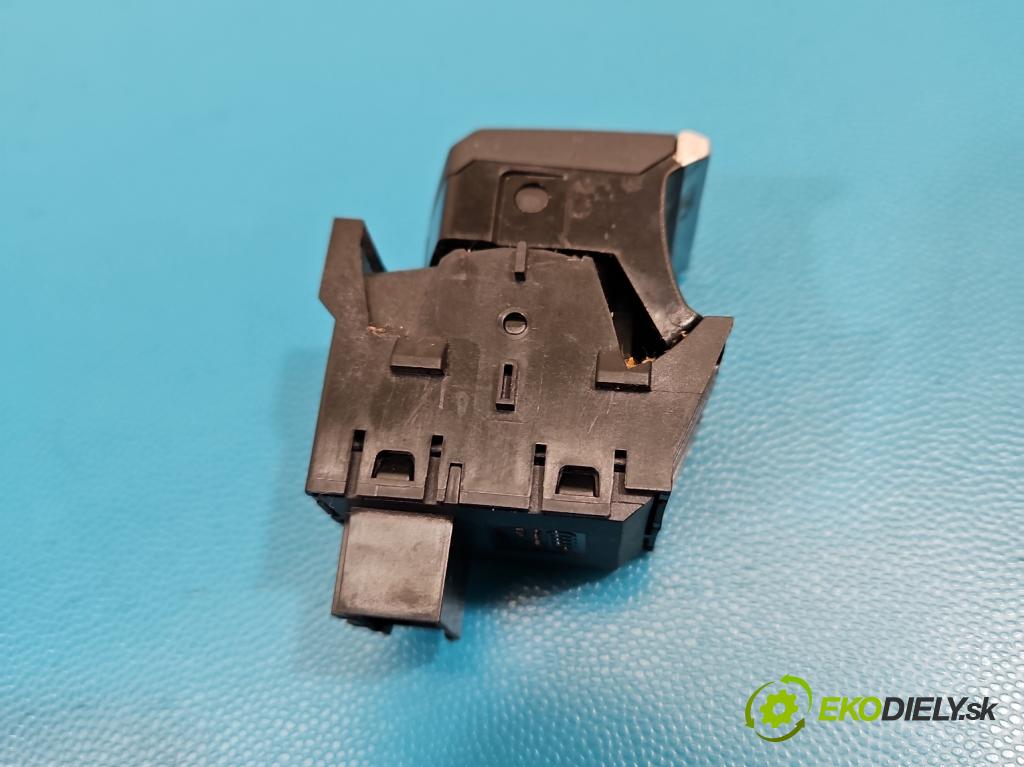 Audi Q7 2015- 3.0 TFSI CRE 333KM: automatic 245 kW 2995 cm3 5- Přepínač brzda: ručního 4M1927225A (Páčky pod volantem)