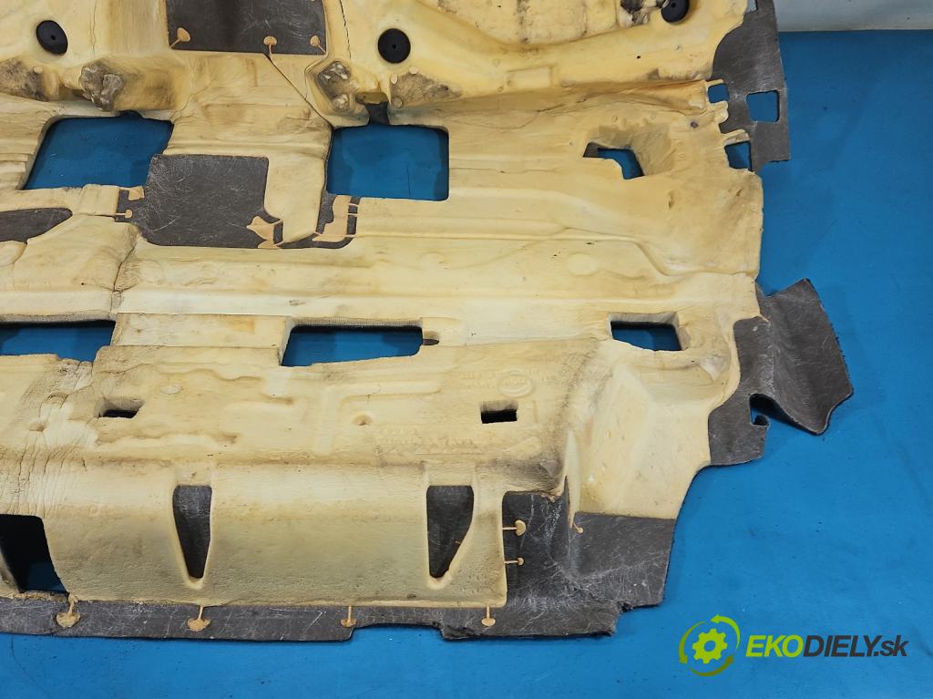 Audi Q7 2015- 3.0 TFSI CRE: 333KM: automatic 245 kW 2995 cm3 5- koberec do auta ostatné 4M0863019