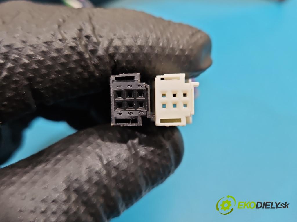 Citroen C3 III 2016-2024 1.2 12V 83 HP manual 61 kW 1199 cm3 5- zrkadlo ľavé 0417789 (Kľučka dverí ostatné)