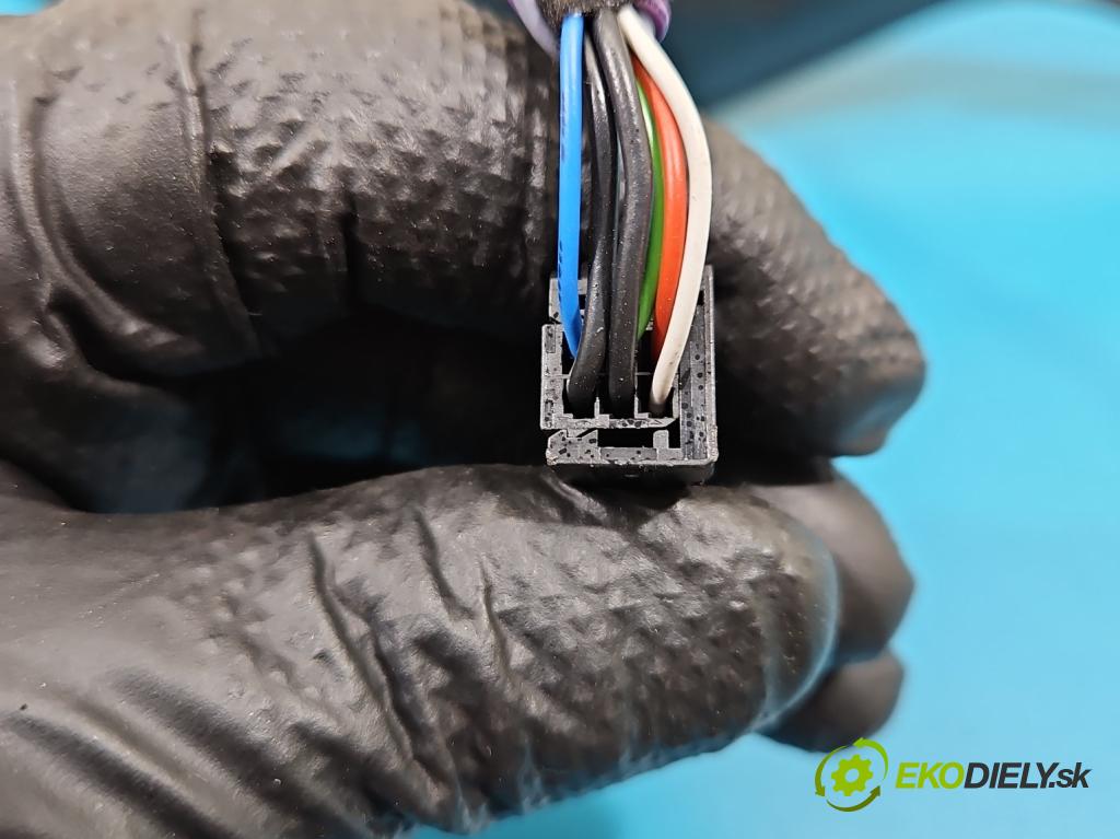 Citroen C3 III 2016-2024 1.2 12V 83 HP manual 61 kW 1199 cm3 5- zrkadlo ľavé 0417789 (Kľučka dverí ostatné)