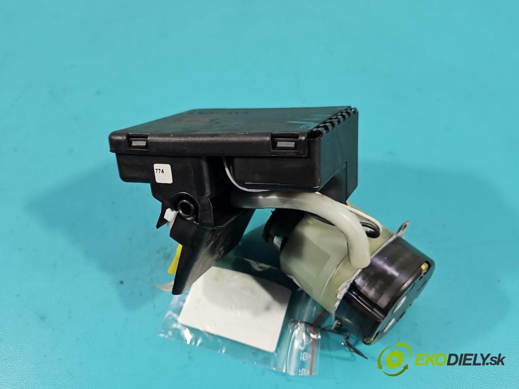 Mercedes A W168 1997-2004 1.6 8V 102 HP manual 75 kW 1598 cm3 5- Centrální: zámek: A1688000348