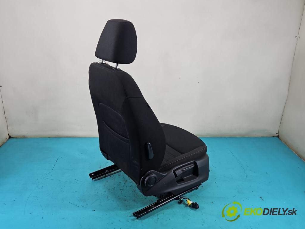 Skoda Octavia III 2013- 1.5 TSI 150 hp manual 110 kW 1498 cm3 5- Sedadlo pravý  (Sedadlo)