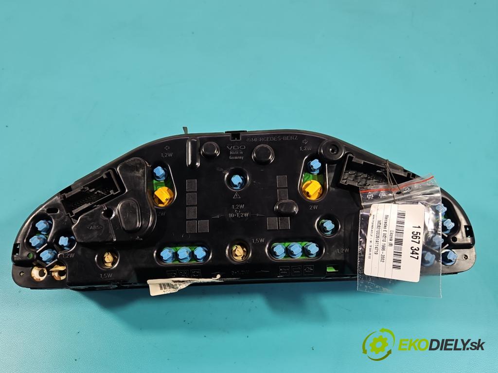 Mercedes E W210 1995-2002 2.0 8V 136hp manual 100 kW 1998 cm3 4- Přístrojová deska  (Přístrojová deska)