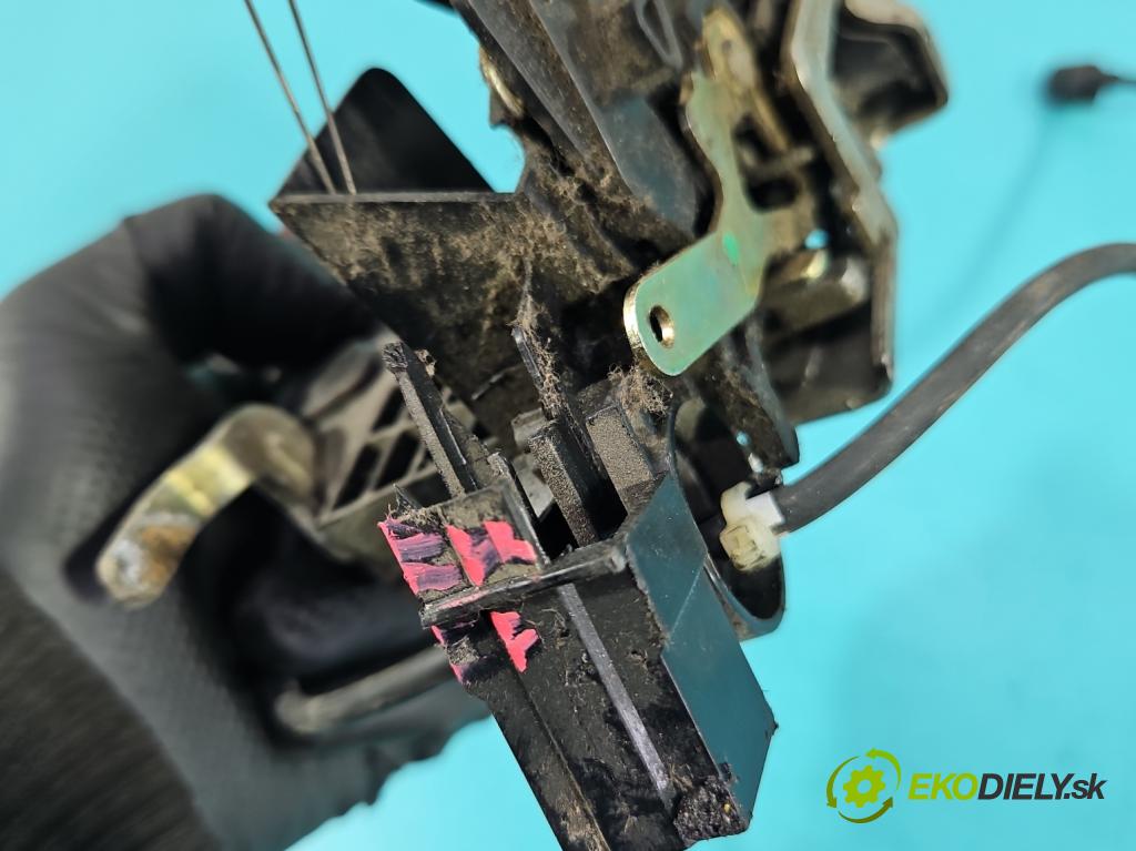 Mercedes E W210 1995-2002 2.0 8V 136 HP manual 100 kW 1998 cm3 4- zámok predné ľavý 2027202335