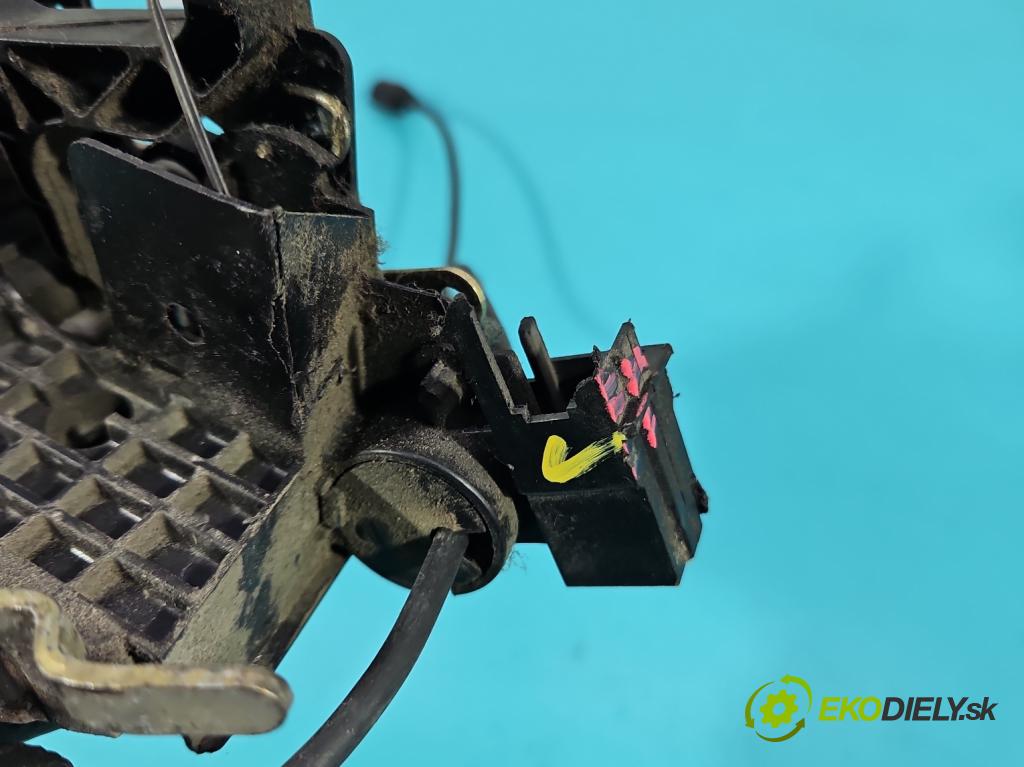 Mercedes E W210 1995-2002 2.0 8V 136 HP manual 100 kW 1998 cm3 4- zámok predné ľavý 2027202335