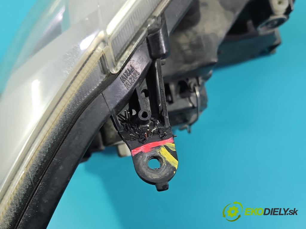 Toyota Corolla E12 2001-2009 1.4 D4D 90 HP manual 66 kW 1364 cm3 5- Reflektor: ľavý  (Kľučka dverí ostatné)