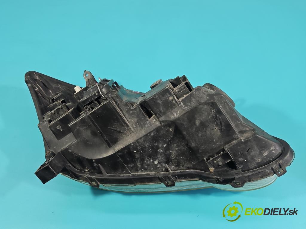 Toyota Corolla E12 2001-2009 1.4 D4D 90 HP manual 66 kW 1364 cm3 5- Reflektor: ľavý  (Kľučka dverí ostatné)