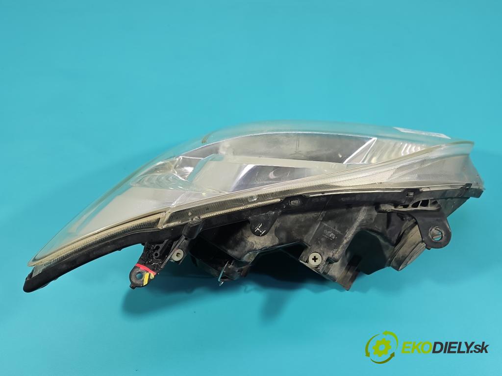 Toyota Corolla E12 2001-2009 1.4 D4D 90 HP manual 66 kW 1364 cm3 5- Reflektor: ľavý  (Kľučka dverí ostatné)