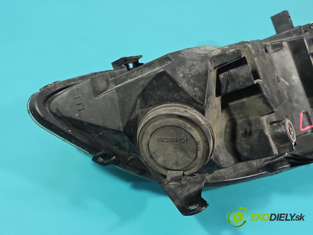 Toyota Corolla E12 2001-2009 1.4 D4D 90 HP manual 66 kW 1364 cm3 5- Reflektor: ľavý  (Kľučka dverí ostatné)