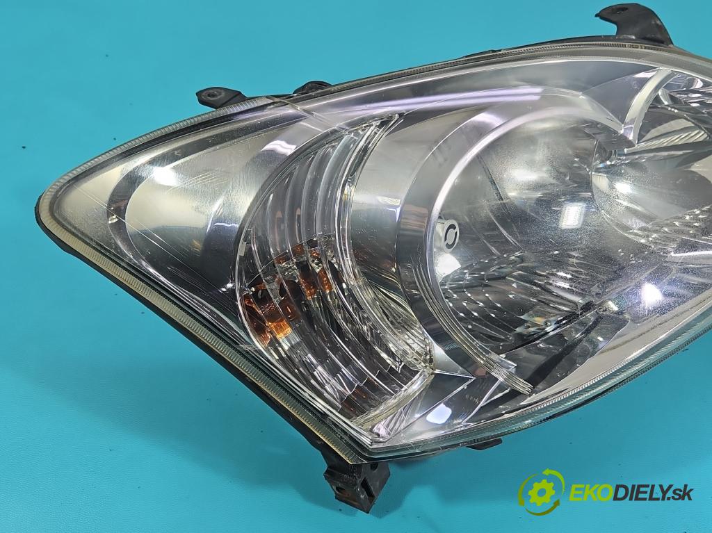 Toyota Corolla E12 2001-2009 1.4 D4D 90 HP manual 66 kW 1364 cm3 5- Reflektor: pravý  (Svetlo predné pravé)