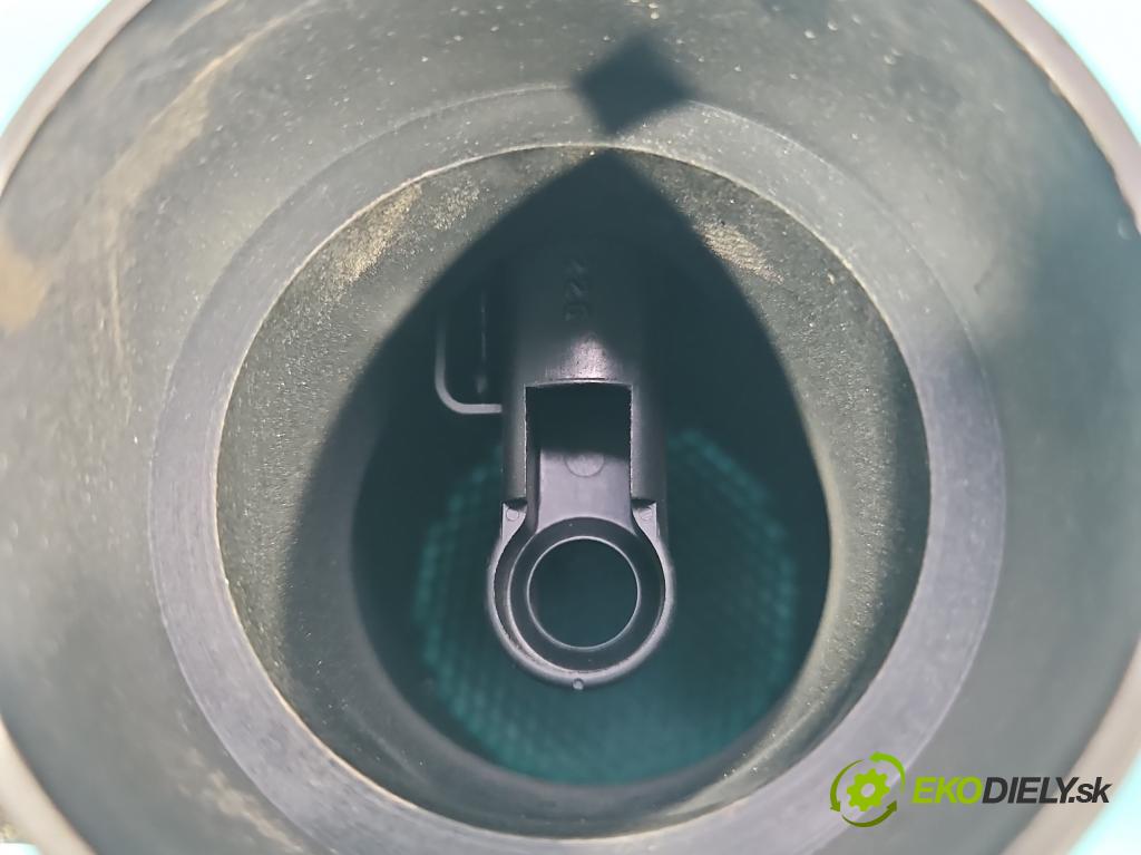 Toyota Corolla E12 2001-2009 1.4 D4D 90 HP manual 66 kW 1364 cm3 5- průtokoměr: 22204-33010 (Váha vzduchu)