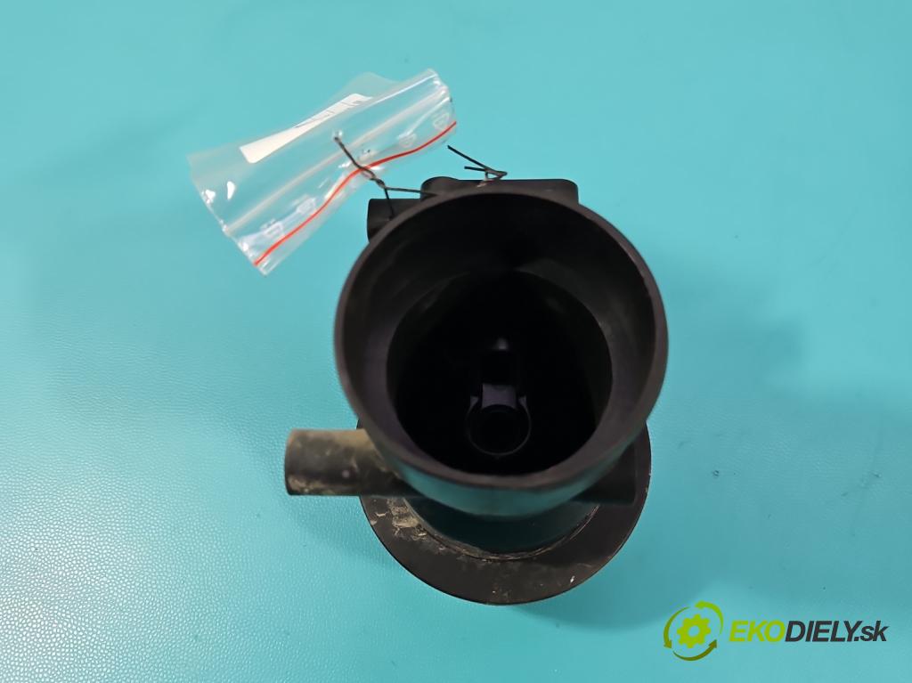 Toyota Corolla E12 2001-2009 1.4 D4D 90 HP manual 66 kW 1364 cm3 5- průtokoměr: 22204-33010 (Váha vzduchu)