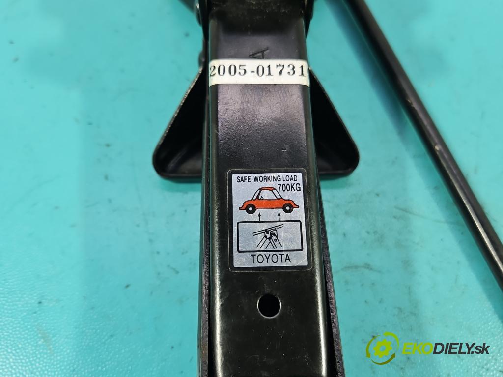 Toyota Corolla E12 2001-2009 1.4 D4D 90 HP manual 66 kW 1364 cm3 5- mechanizmus okna automobilovy