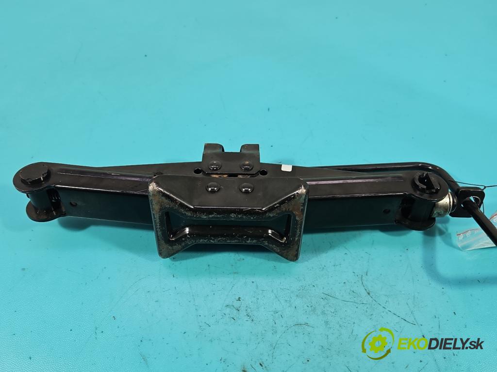 Toyota Corolla E12 2001-2009 1.4 D4D 90 HP manual 66 kW 1364 cm3 5- mechanizmus okna automobilovy