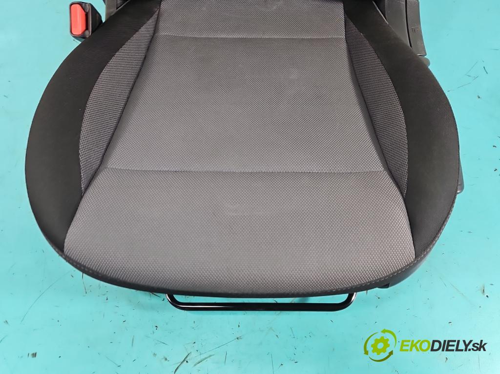 Hyundai i20 II 2014 -2020 1.2 16V 84KM manual 62 kW 1248 cm3 5- Sedadlo levý  (Sedadlo)