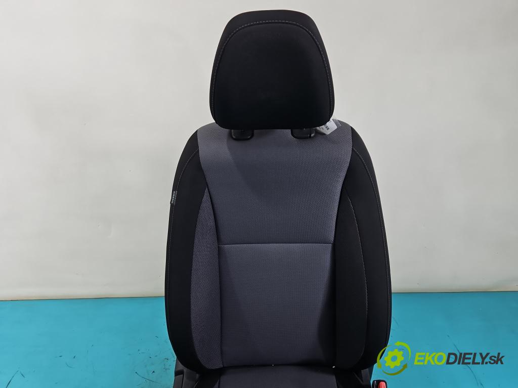 Hyundai i20 II 2014 -2020 1.2 16V 84KM manual 62 kW 1248 cm3 5- Sedadlo pravý  (Sedadlo)