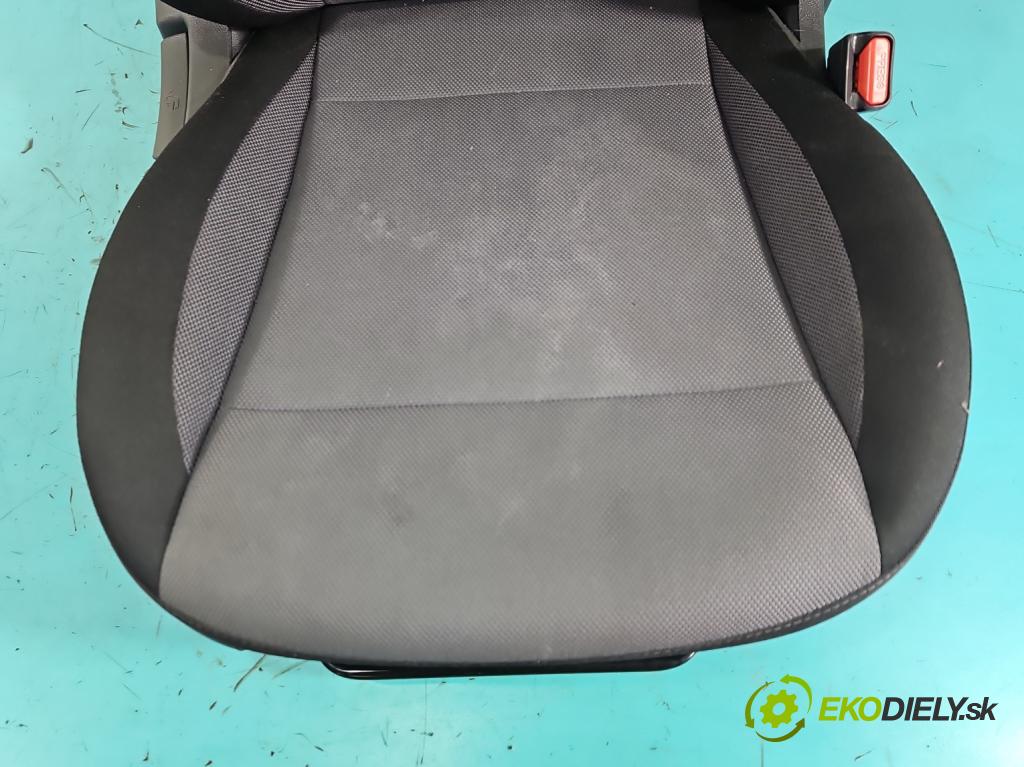 Hyundai i20 II 2014 -2020 1.2 16V 84KM manual 62 kW 1248 cm3 5- Sedadlo pravý  (Sedadlo)