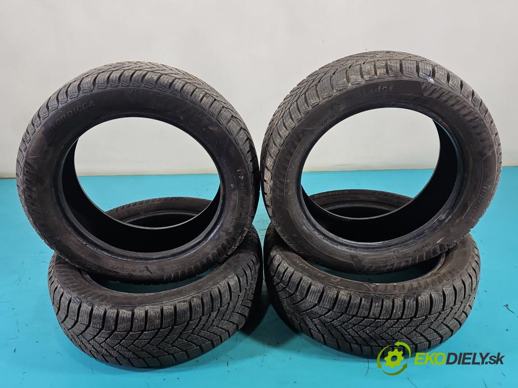 Mercedes A W168 1997-2004 1.6 8V 102 HP manual 75 kW 1598 cm3 5- pneumatika zimné 4ks komplet