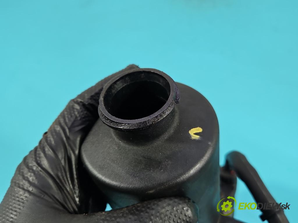 Mercedes A W168 1997-2004 1.6 8V 102 hp manual 75 kW 1598 cm3 5- čerpadlo posilovač A1684660501 (Servočerpadlo)