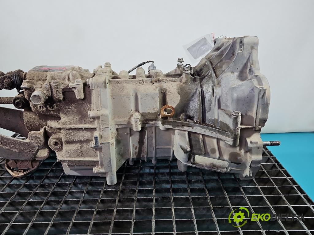 Suzuki Samurai 1.3 16V 64 HP manual 47 kW 1315 cm3 3- prevodovka stupeň,rýchlosť manual