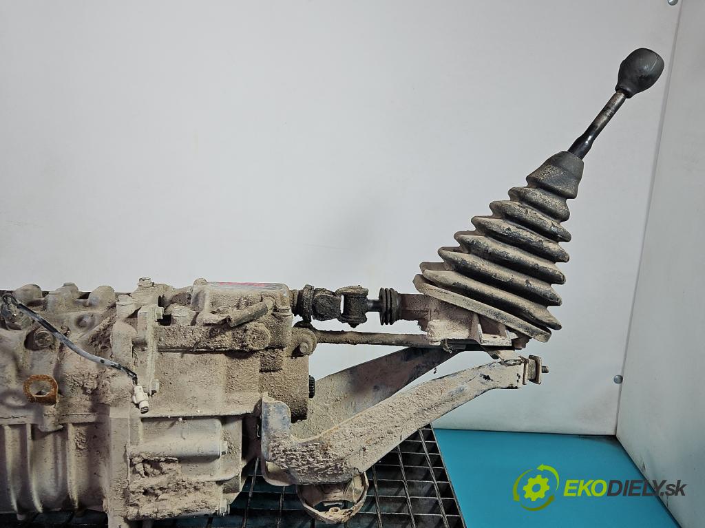 Suzuki Samurai 1.3 16V 64 HP manual 47 kW 1315 cm3 3- prevodovka stupeň,rýchlosť manual