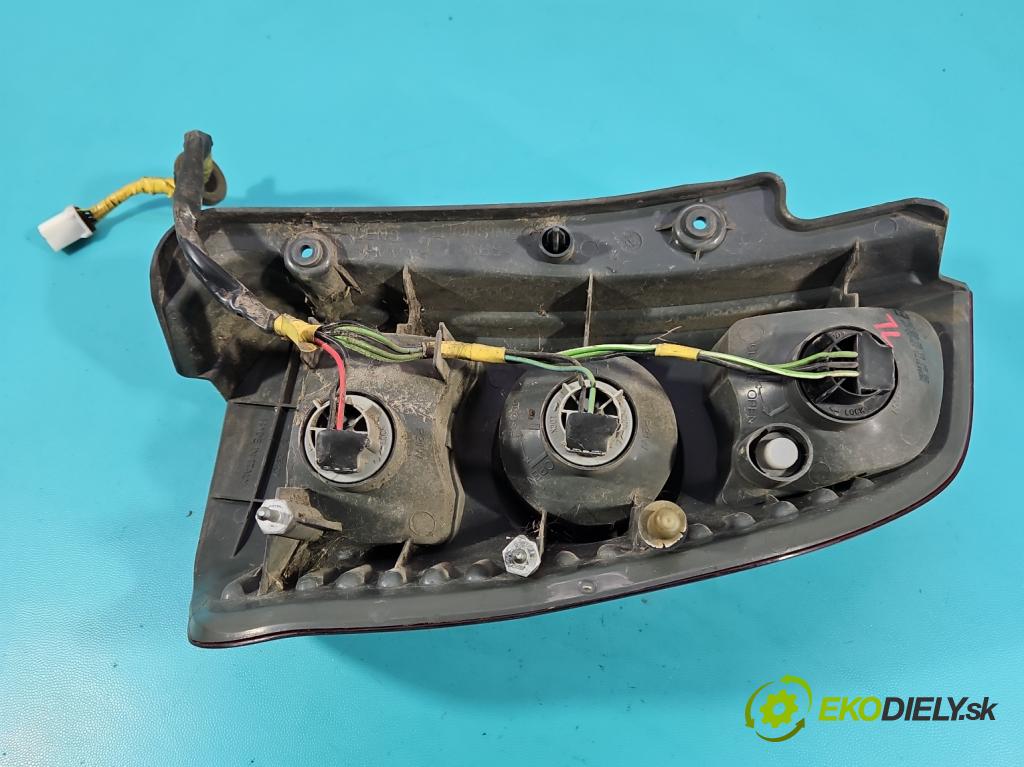 Mitsubishi Space star 1.8 16V 111KM manual 82 kW 1834 cm3 5- svetlo / reflektor zadné ľavé MR913173 (Kľučka dverí ostatné)