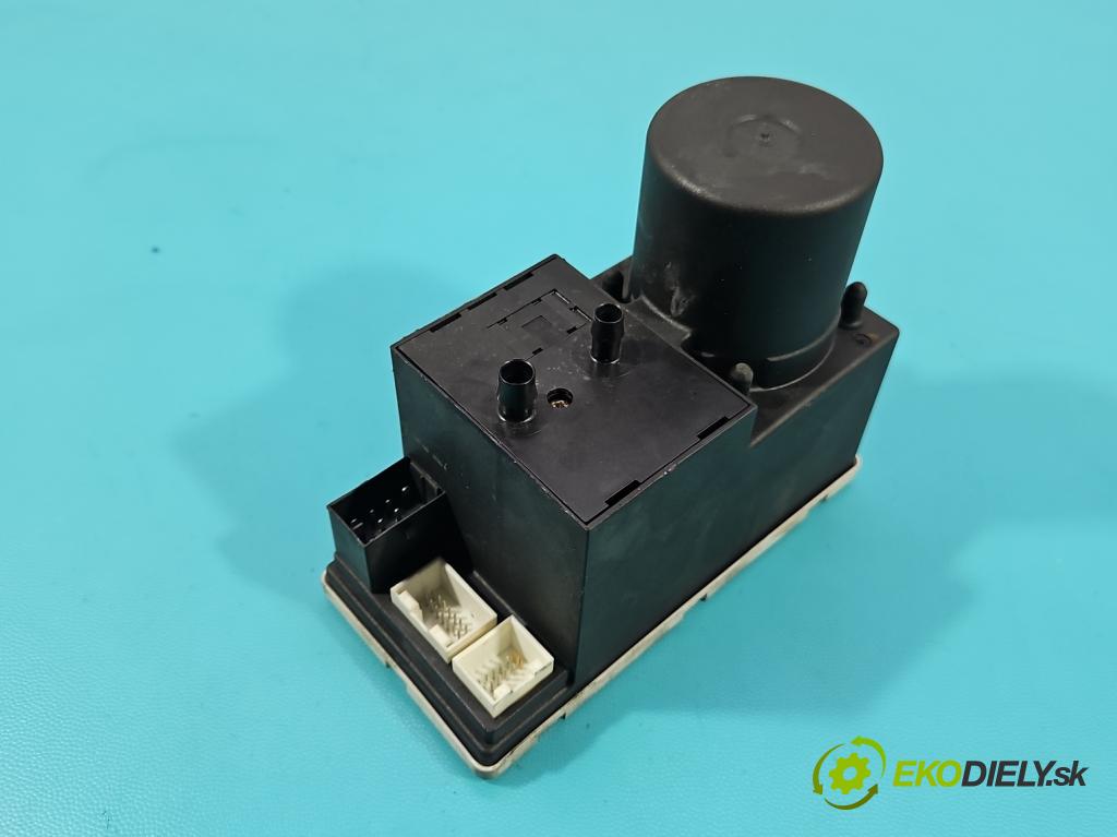 Audi A3 8L 1996-2003 1.6 SR 102 hp manual 75 kW 1595 cm3 3- Centrálni: zámek: 8L0862257L