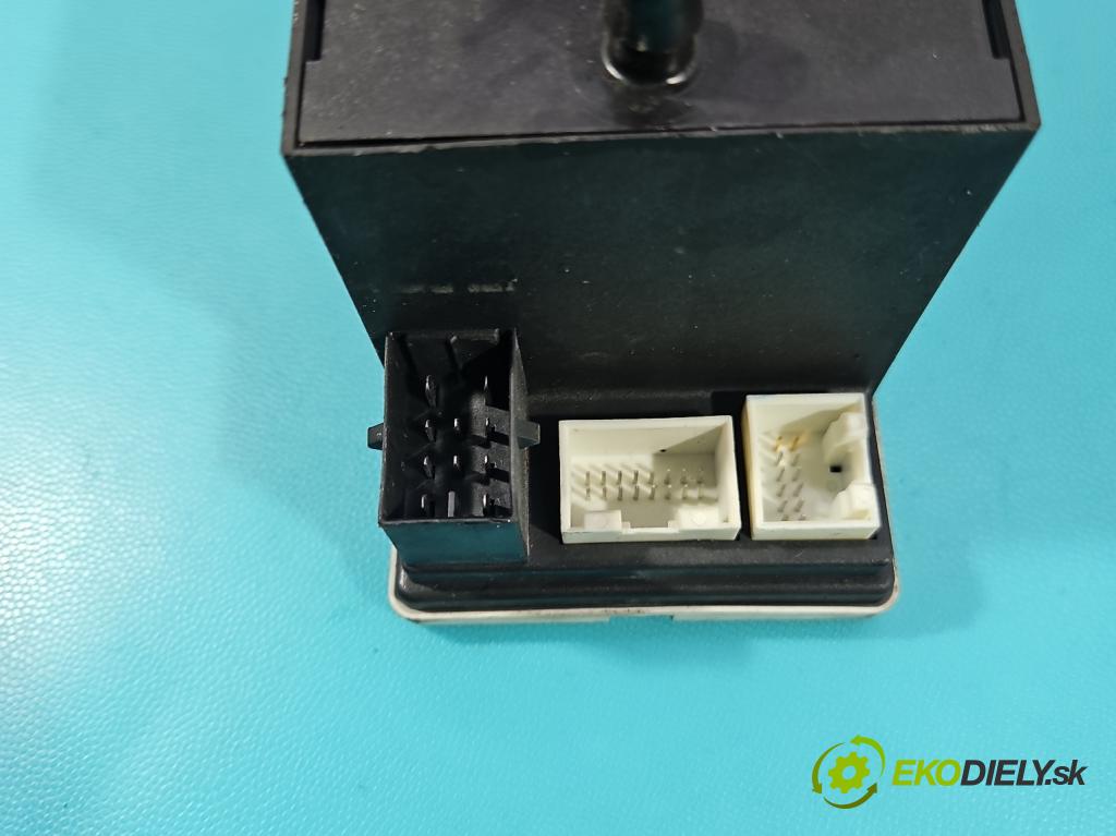 Audi A3 8L 1996-2003 1.6 SR 102 HP manual 75 kW 1595 cm3 3- Centrální: zámek: 8L0862257L