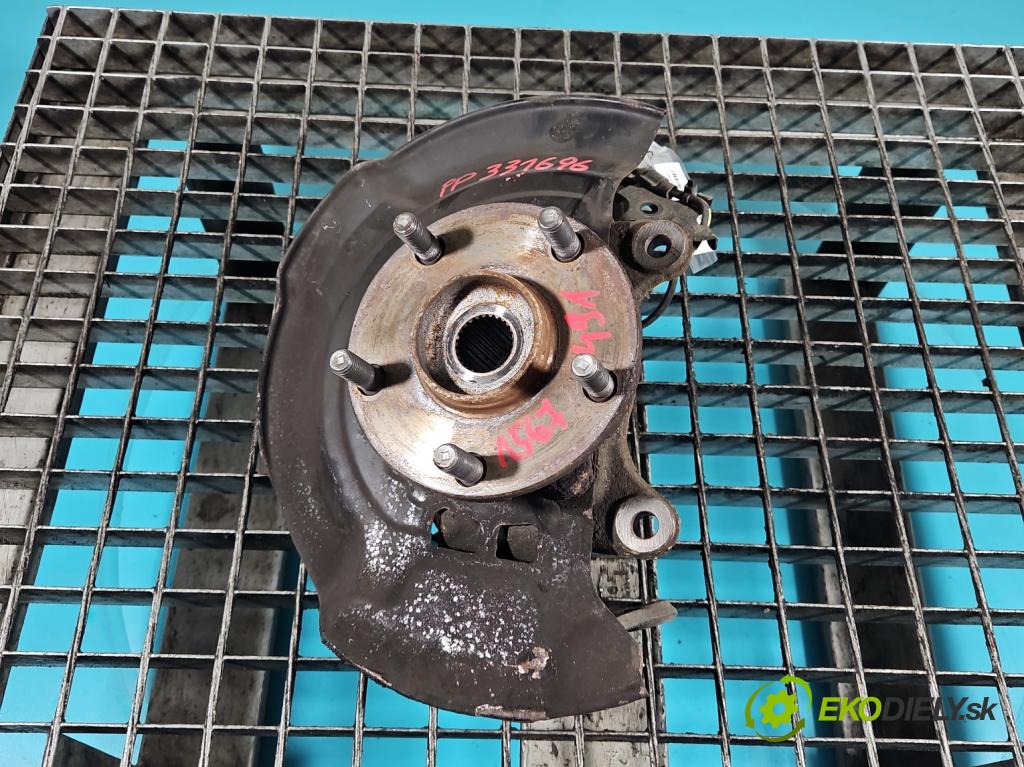 Toyota Corolla E16/E18  2013-2019 1.6 16V 132  HP manual 97 kW 1598 cm3 4- náboj pravé  (Náboj kolesa)