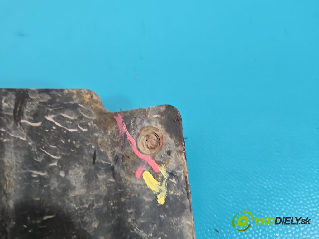 Seat Leon I 1999-2005 1.9 tdi 110 HP manual 81 kW 1896 cm3 5- výstuha nárazník predné