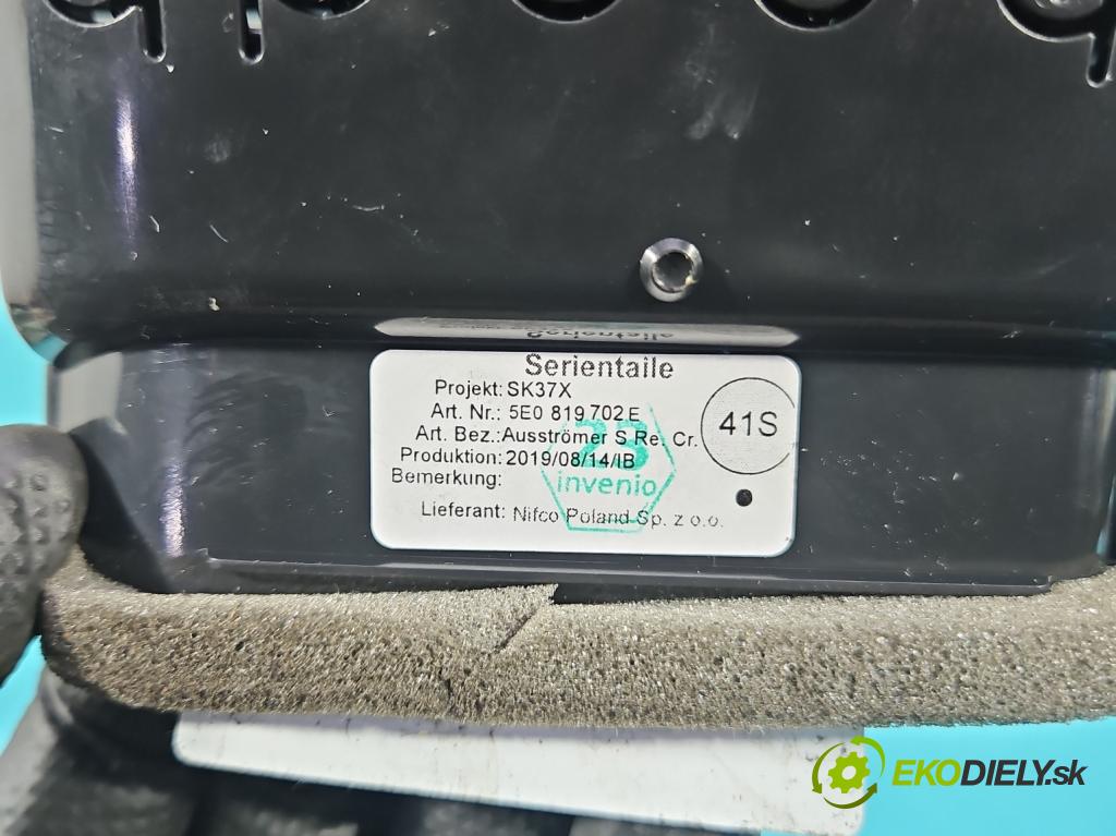 Skoda Octavia III 2013- 1.5 TSI 150 HP manual 110 kW 1498 cm3 5- Mřížka: kúrenia ostatné 5E0819702E