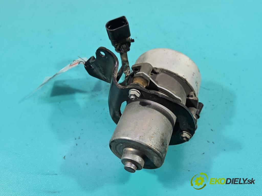 Skoda Octavia III 2013- 1.5 TSI 150 hp manual 110 kW 1498 cm3 5- čerpadlo vákuum 5Q0612181